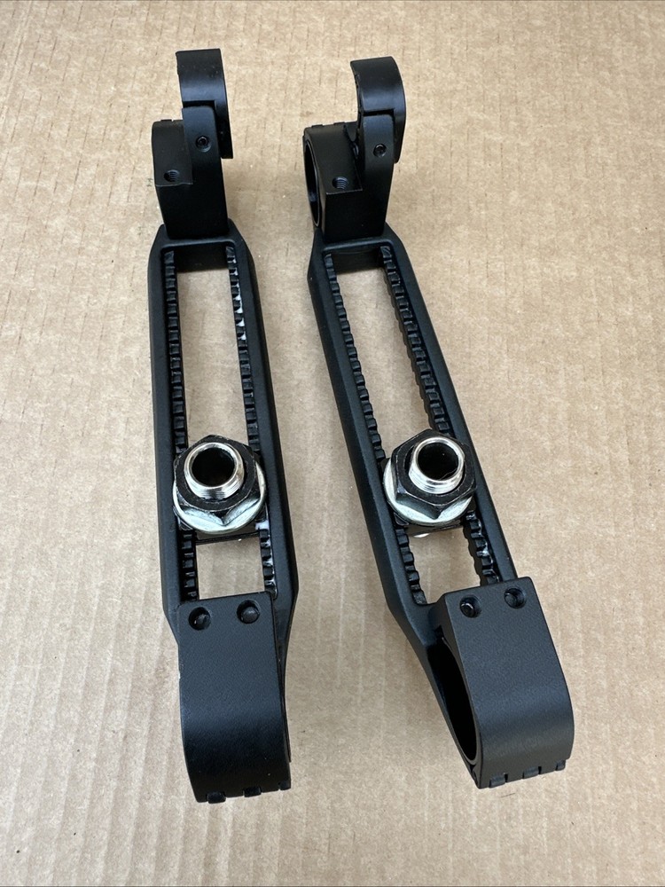 Newton motion composites HELIO C2 Rear Axle Brackets