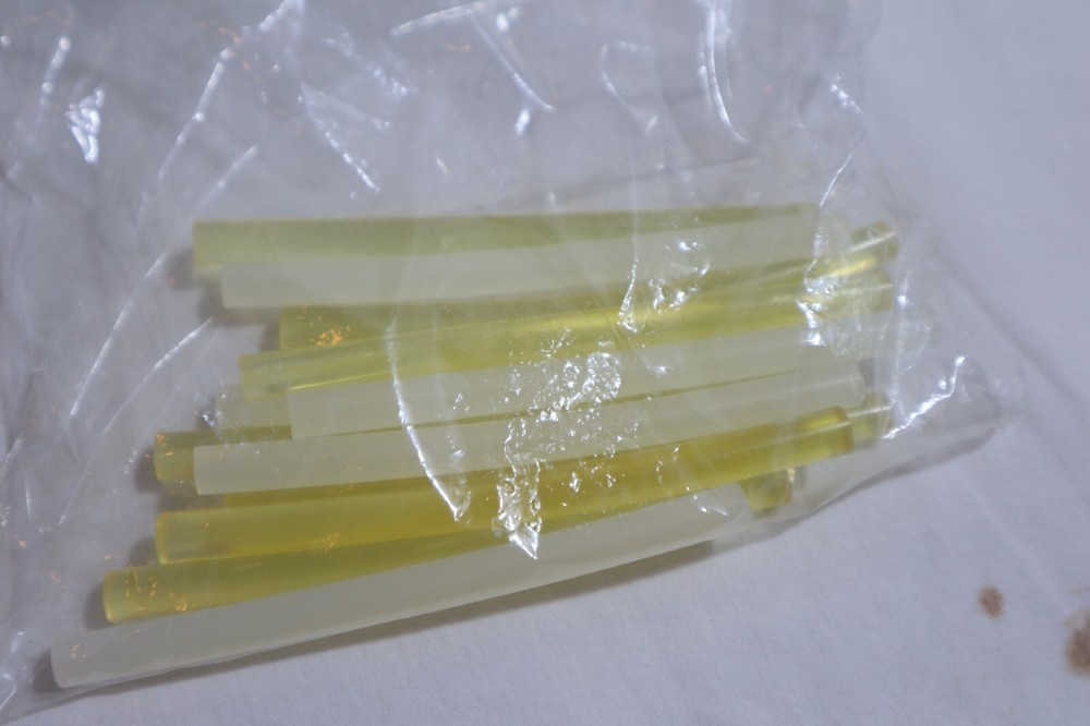 (5) GLUE GUN W/GLUE ~