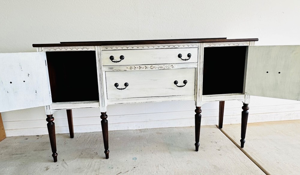 Refurbished 19th century Hepplewhite sideboard buffet table.
