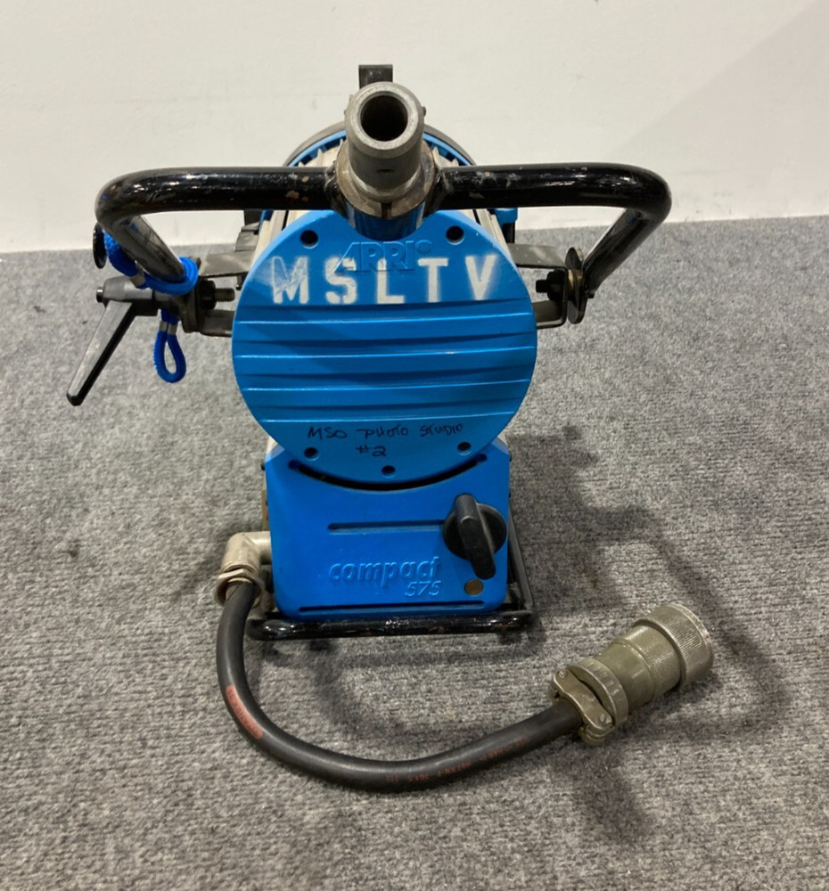 ARRI Daylight Compact 575 Studio Light w/ Adapter (As Is)