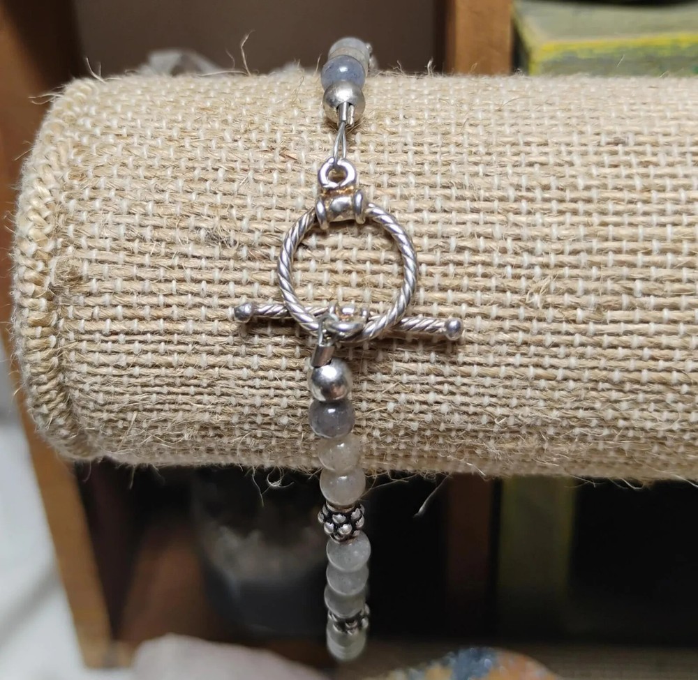 Small Blue Toned Beaded Agate Bracelet