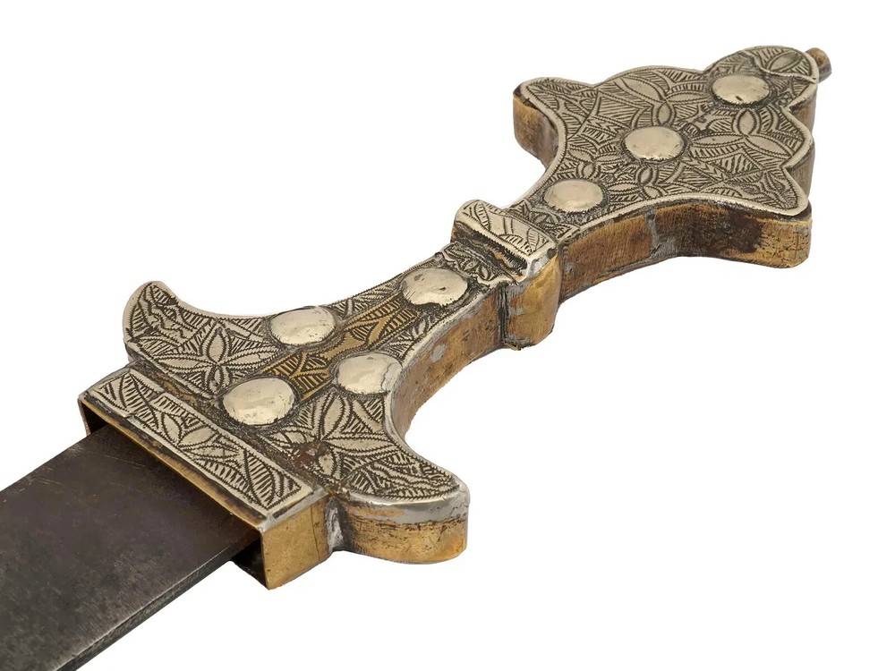ANTIQUE 1900S ARABIC DAGGER WITH SILVER SHEATH