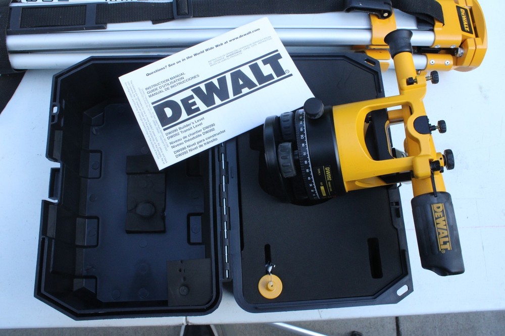 Transit level wit Tripod, Rod, Carrying Case
