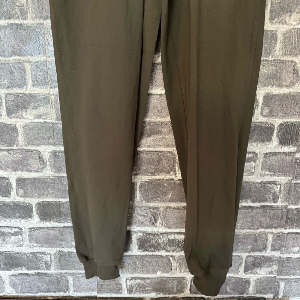 Lululemon Keep Moving Jogger pants olive green drawstring pockets SIZE 2