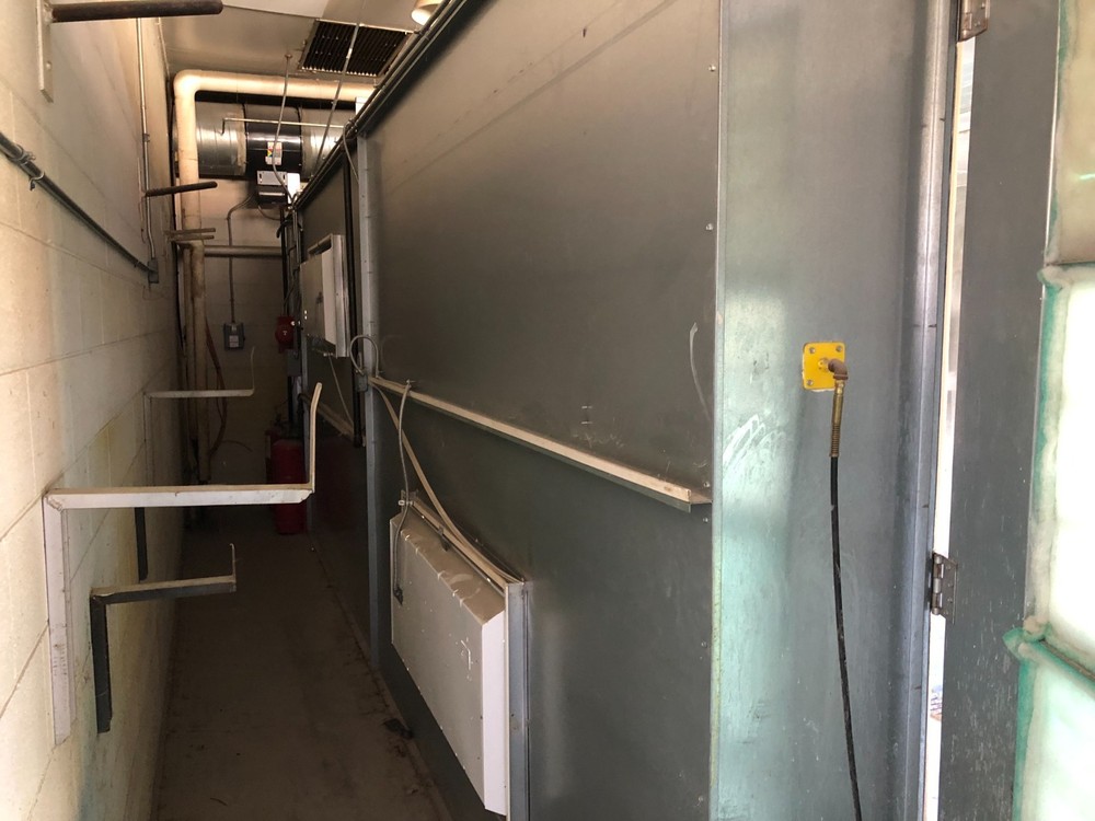 Used Paint Booth-Standard tools and equipment cross flow unit