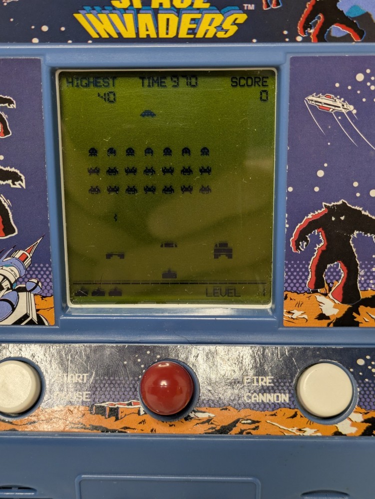 Pac-Man and Space Invaders Handheld Retro Mini Arcade Machines Tested BUNDLE