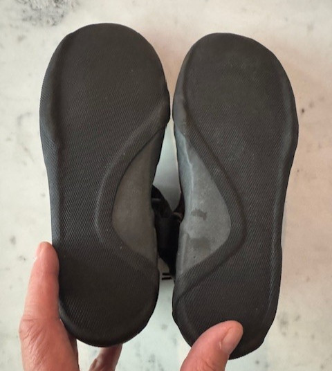 Hyperflex Mens 2mm Neoprene Booties Size 8 Black EUC