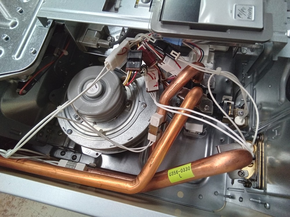 Rinnai RE199eP Outdoor Tankless Water Heater 199K BTU Propane Gas FOR PARTS