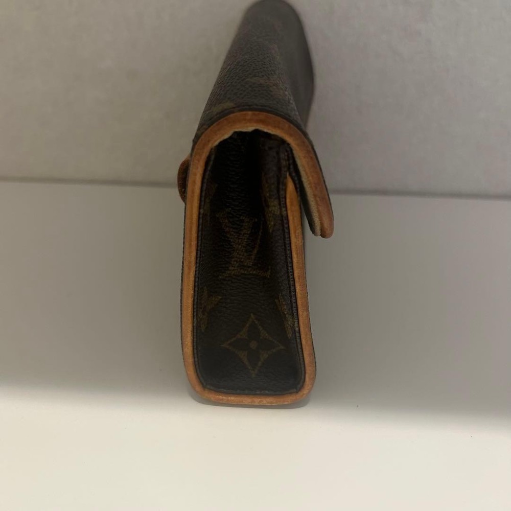 Louis Vuitton Monogram Pouch Adjustable Leather Strap Used