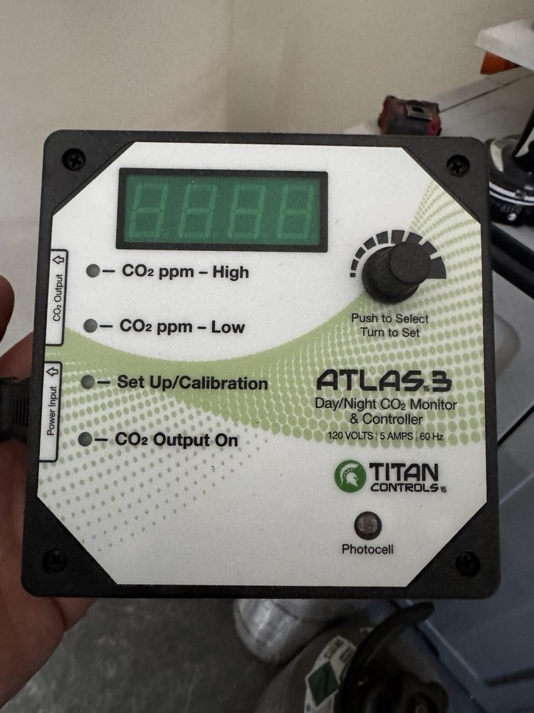 Atlas 3 C02 Controller With C02 Regulator