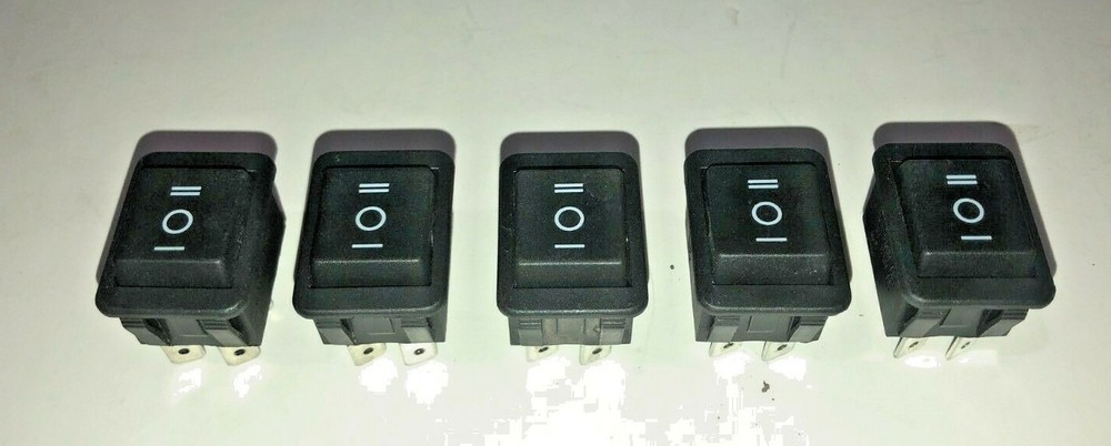 Ugolini On-Off-On (3-position) switch 22x30 mm     020