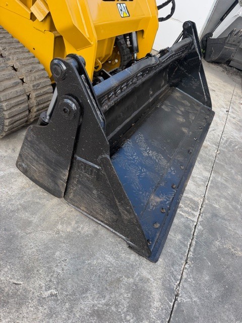 2017 Caterpillar 259D Compact Track Loader – Enclosed Cab, A/C & Heat