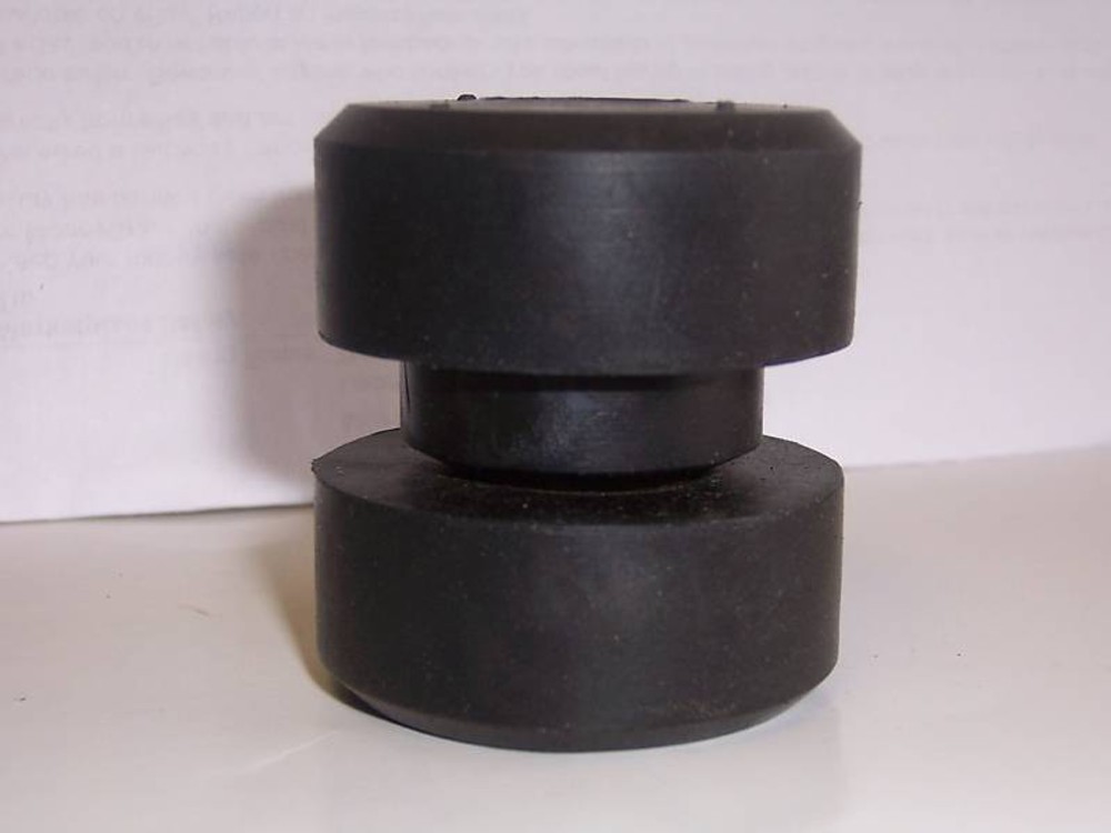 RUBBER ISOLATOR ENGINE MOUNT replace JOHN DEERE RE60720