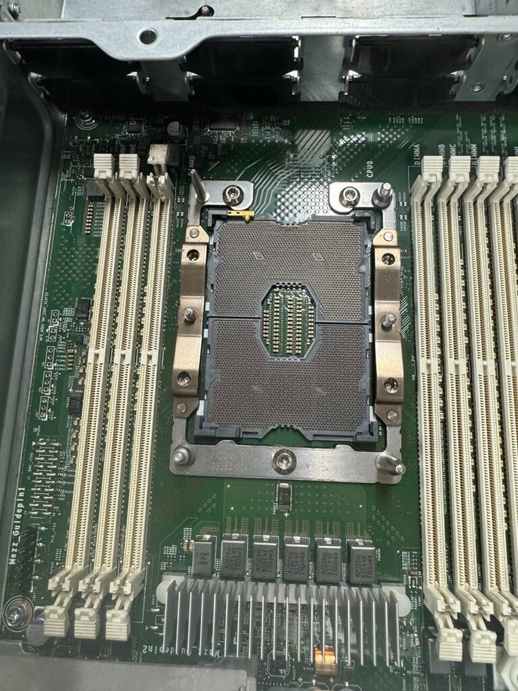 Pure Storage 83-0169-00 Flash Array X20 R2 "NO RAM INTERFACE/SSD"