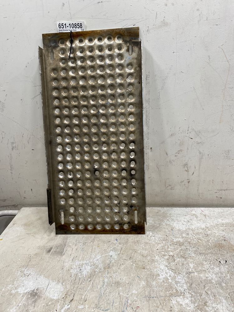 2017 International Prostar Deck Plate (651-10858)