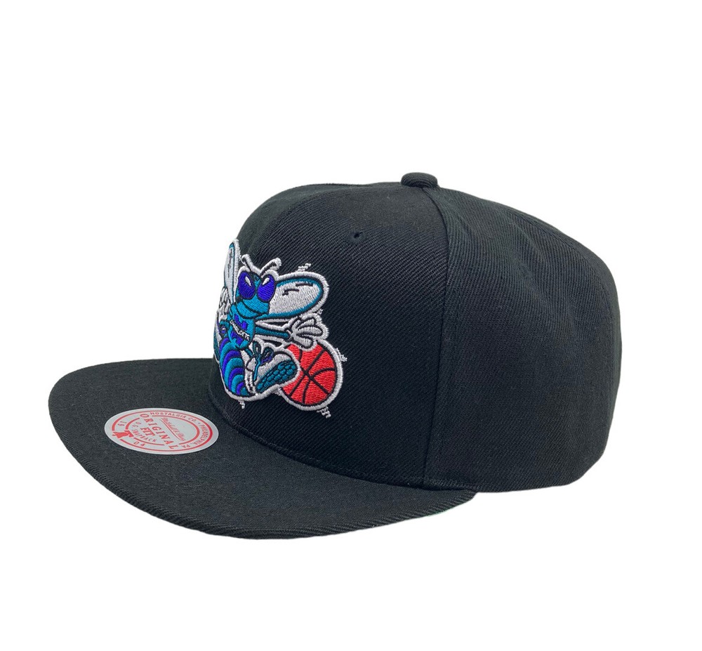 Charlotte Hornets Mitchell & Ness NBA core basic Snapback black hat cap