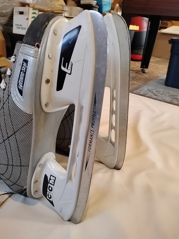 CCM Hockey Skates 2.0 LT SIZE 10