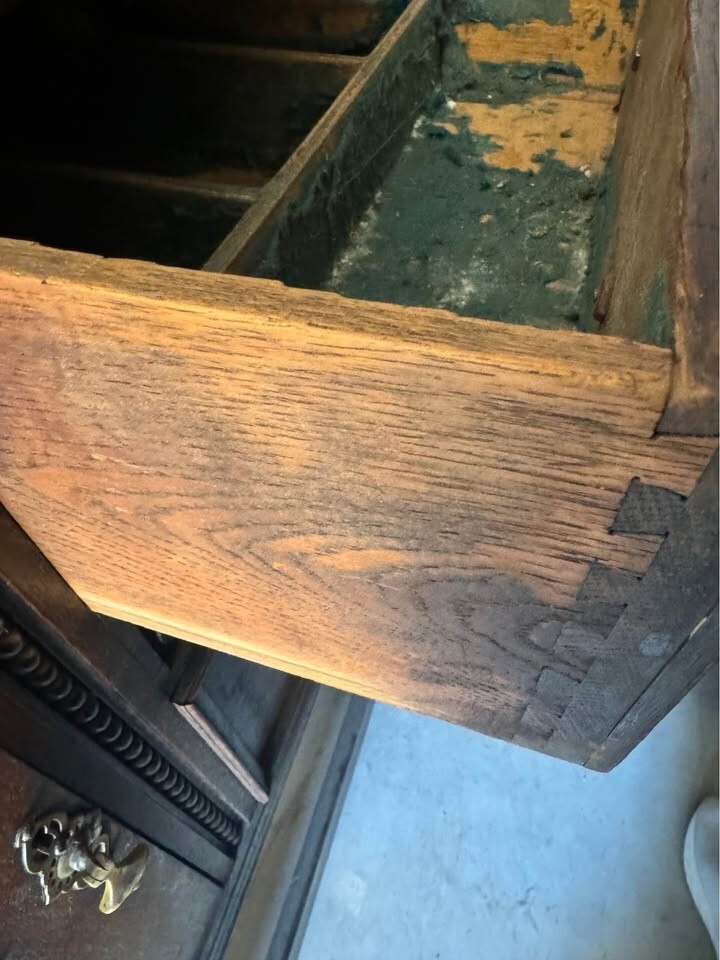 OAK BARLEY TWIST SIDEBOARD