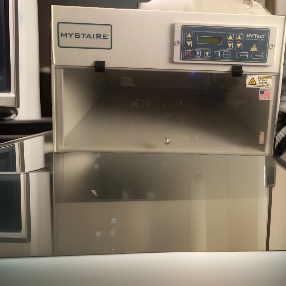 Mystaire 24in UV Light Box with Microprocessor Controller/ With Brand New Bulbs