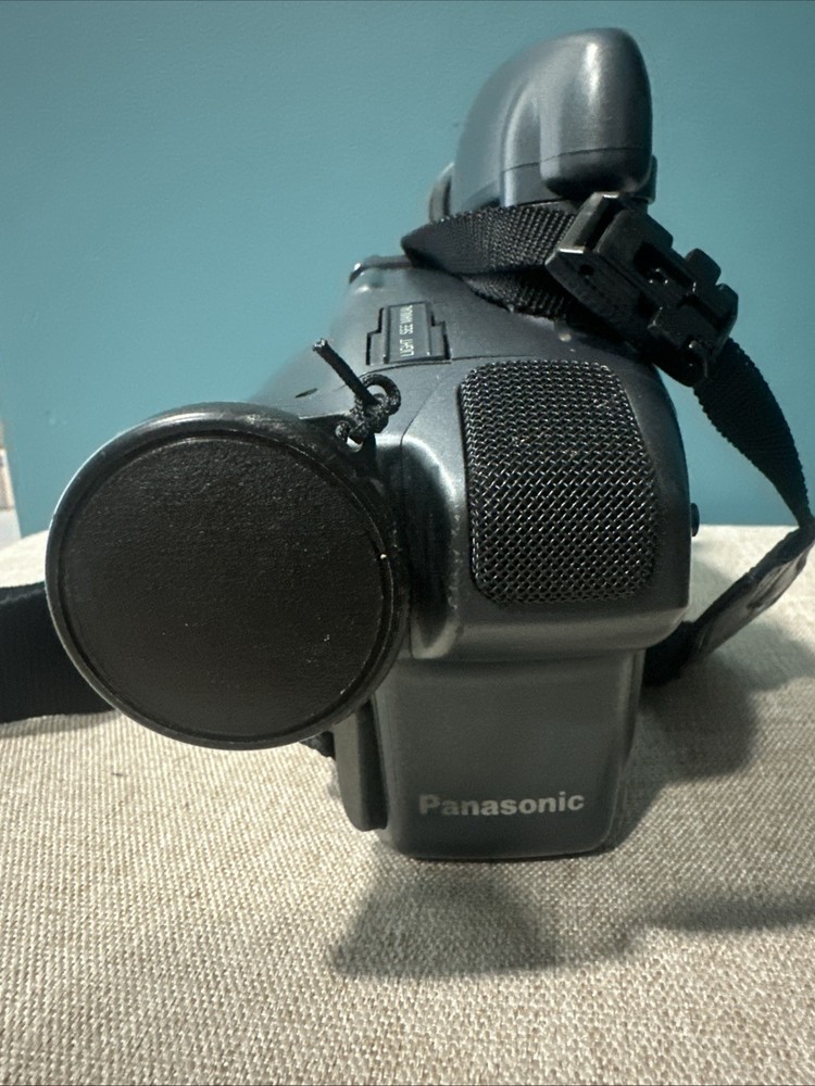 Panasonic PV-19D Palmcorder with Case Untested No battery