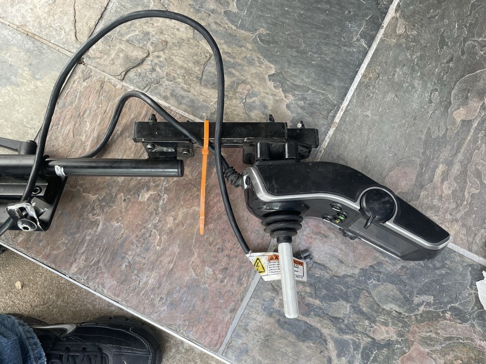 QUANTUM WHEELCHAIR Q-Logic-2 JOYSTICK CONTROLLER