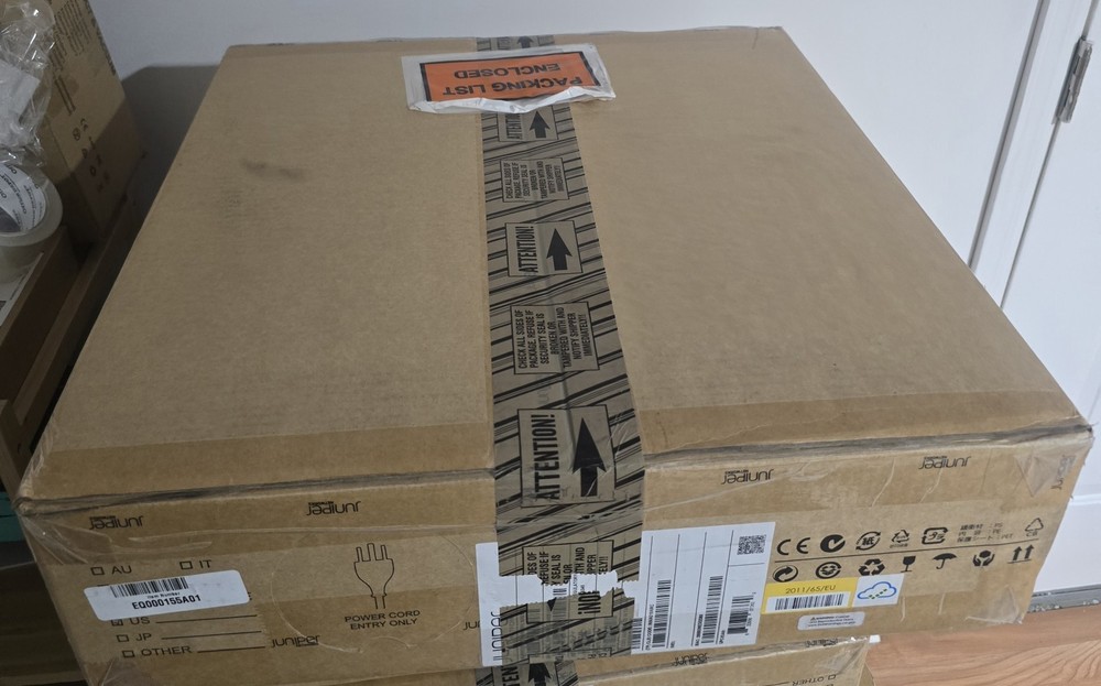 Juniper Networks SRX345-SYS-JB 16X1Gbe Secure Service Gateway *READ