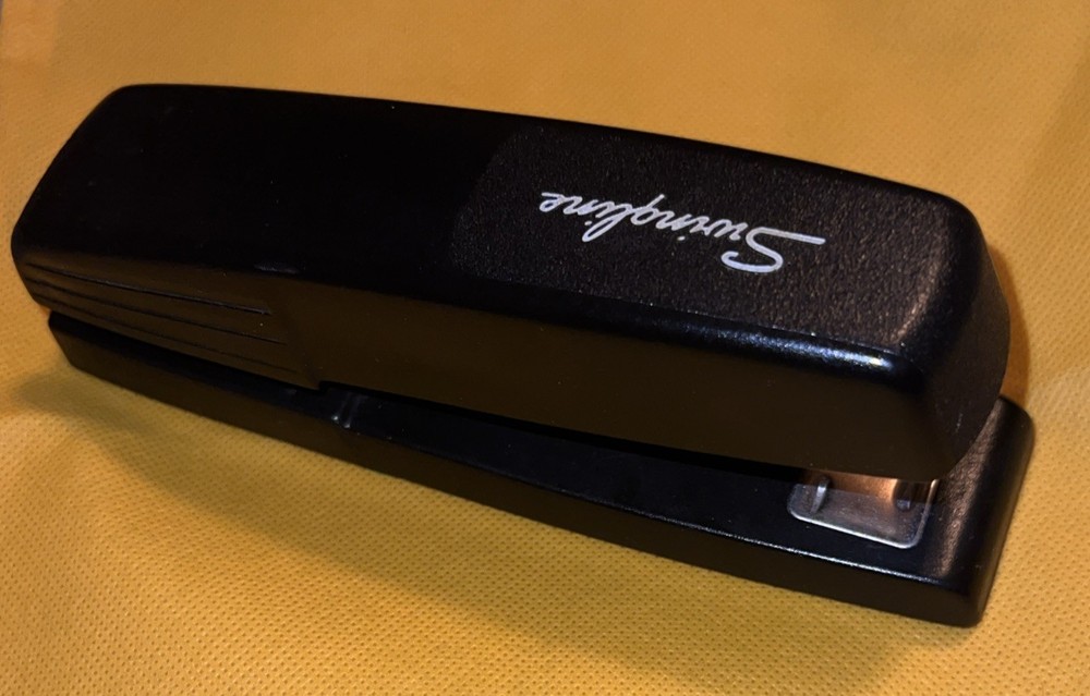 Swingline Durable Desk Stapler Black 546