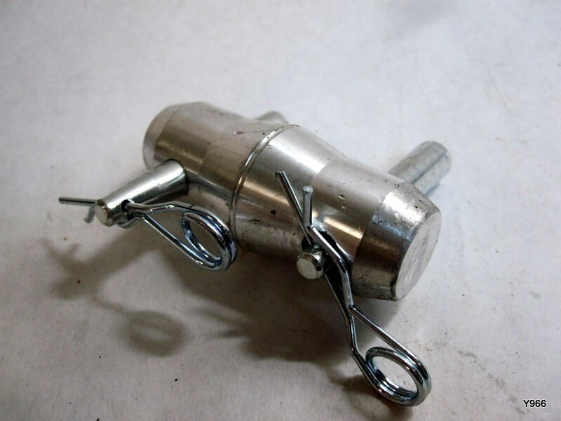 Truss connector conical with pins and clips