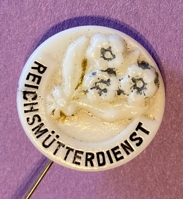 Original WWII era Reichs Mutter Deinst stickpin