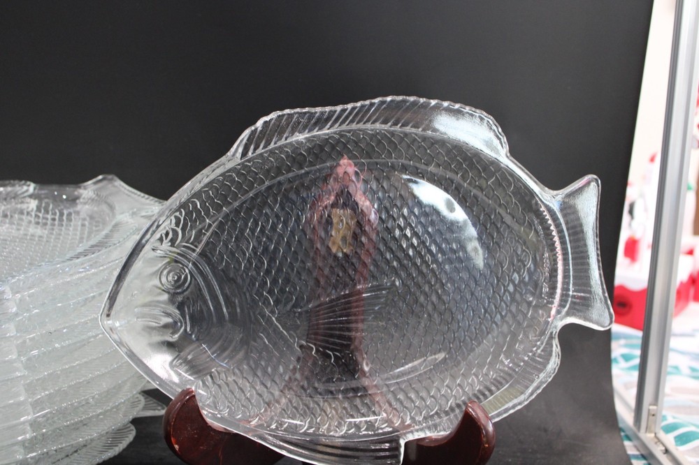 Fish Plates Crystal 12 Plates 10 3/4"