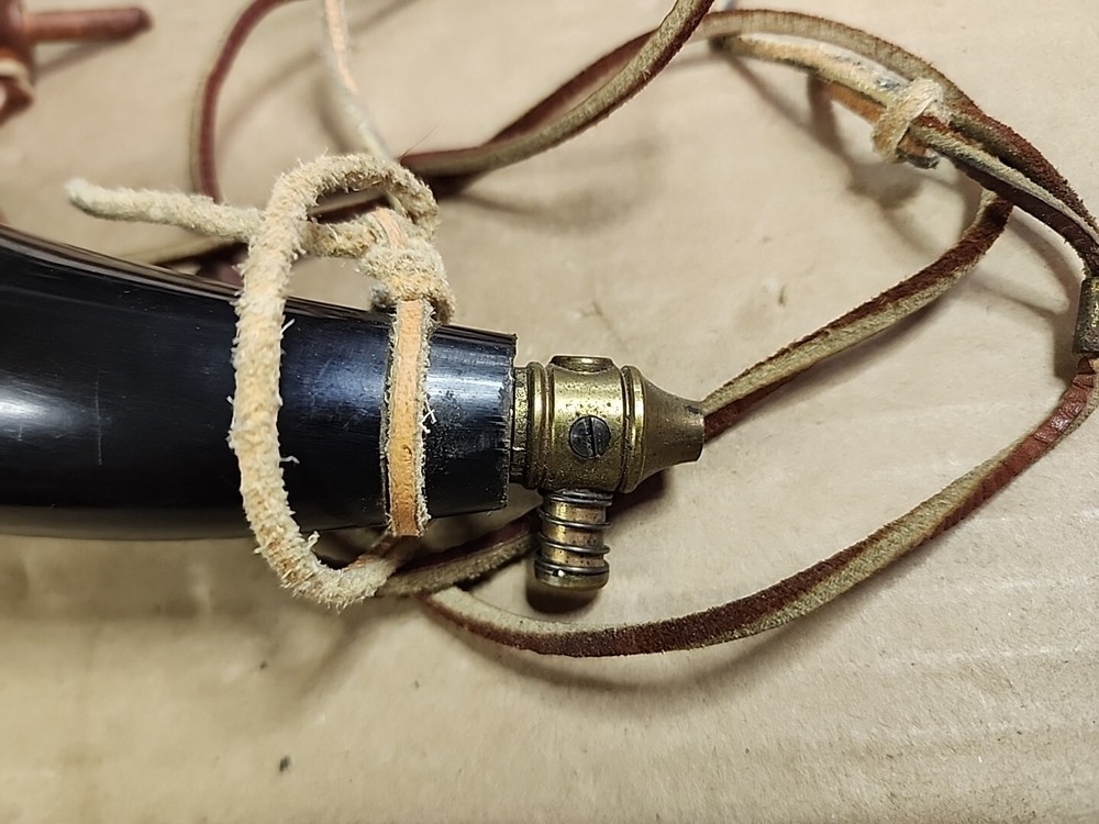 Vintage Lg Black Powder Horn Muzzle Loader Hand Made Brass Spring Loaded Release