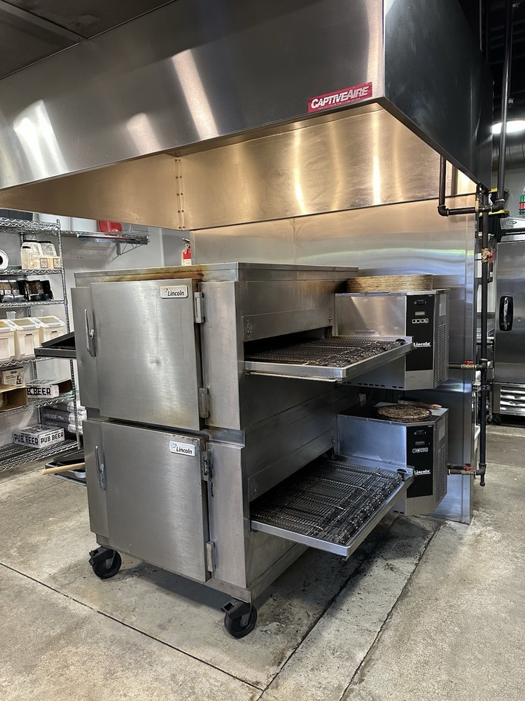 Lincoln Pizza Oven