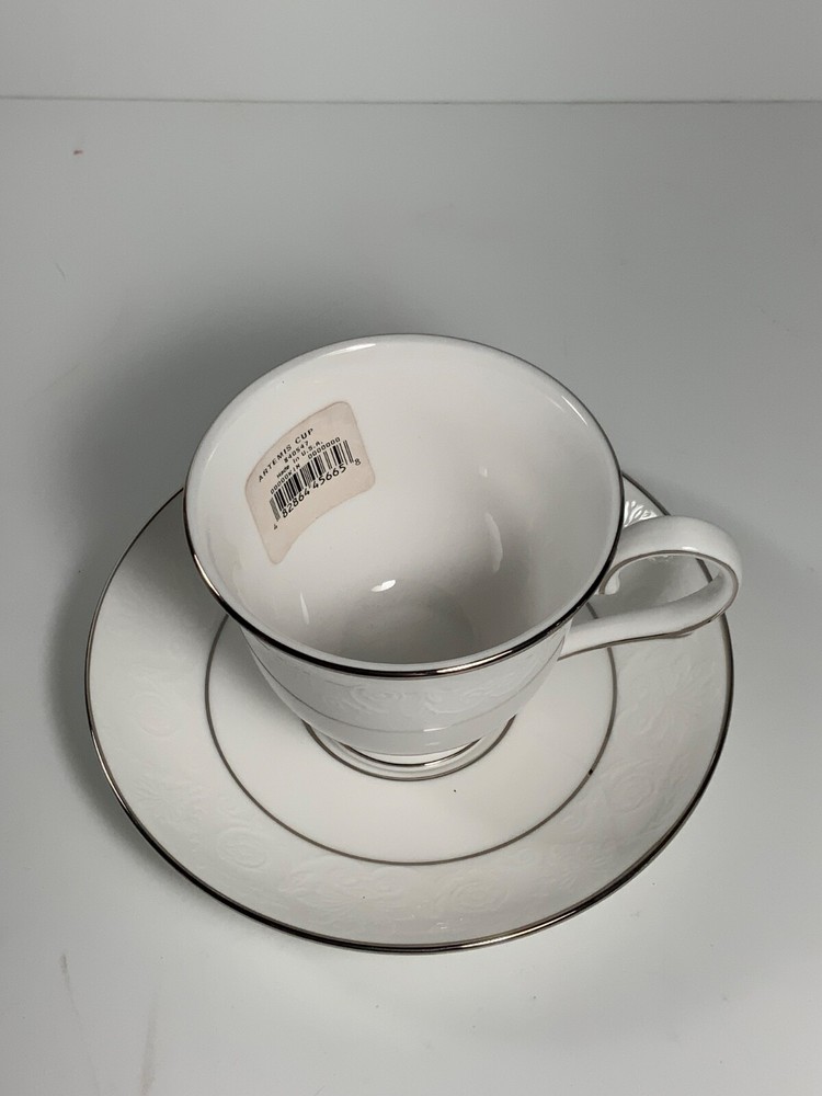 Lenox Artemis 7 Piece Platinum Rim Place Setting with Box