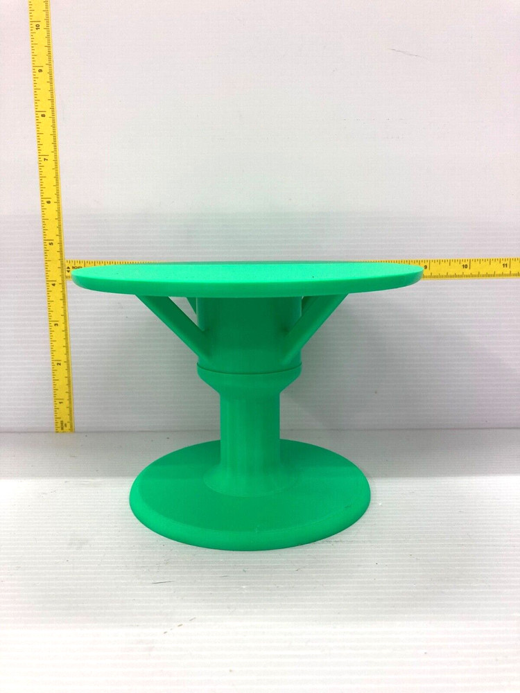 Small Spinning Cake Decorating Table
