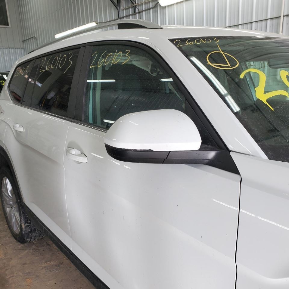 Camera/Projector Camera Front Windshield Mounted Fits 18-20 ATLAS 1181272