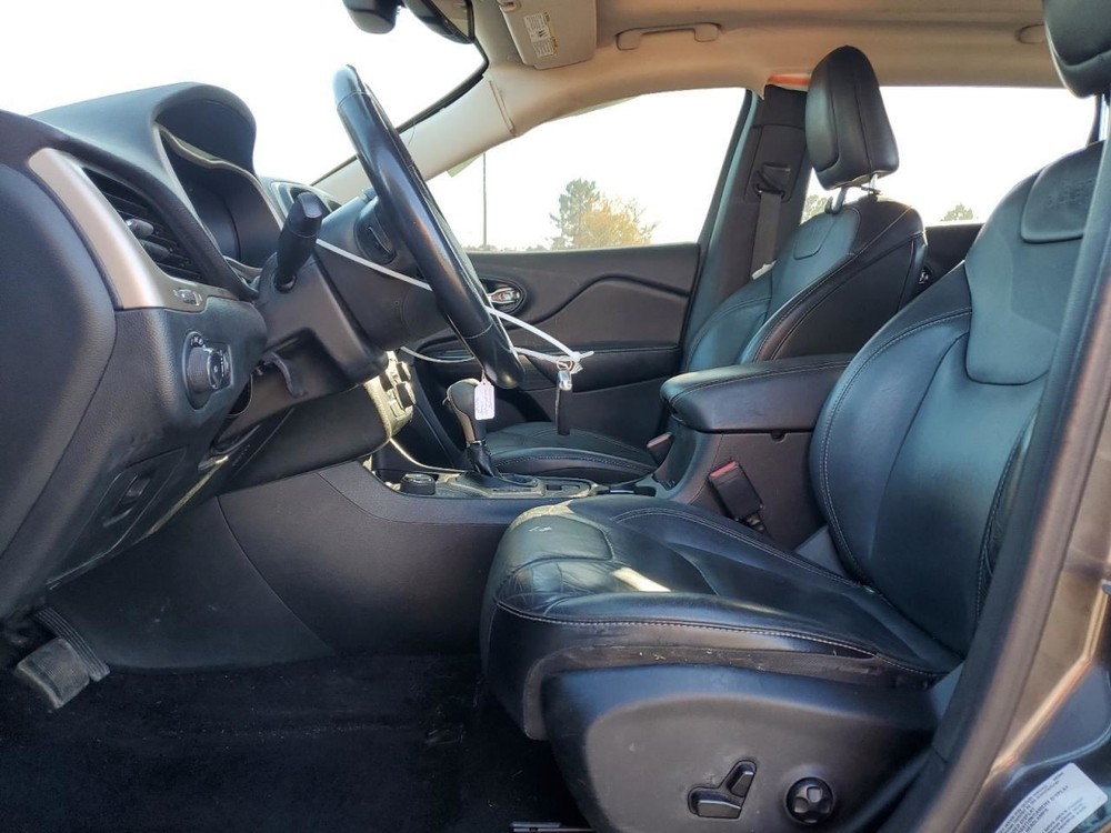 CHEROKEE 2015 Glove Box 4947577