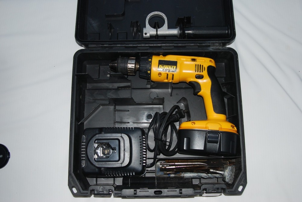 DEWALT DW998 HAMMER DRILL WITH ACCESSORIES