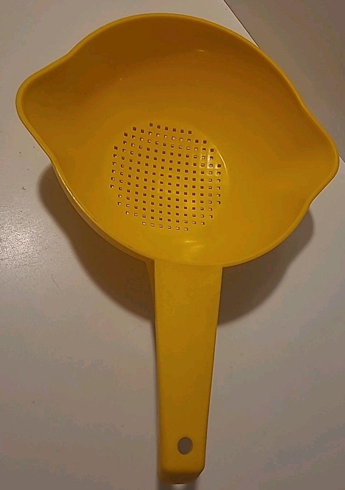 Vintage Tupperware - 1200-2 Small 1qt Strainer Colander with Handle & Pour Spout