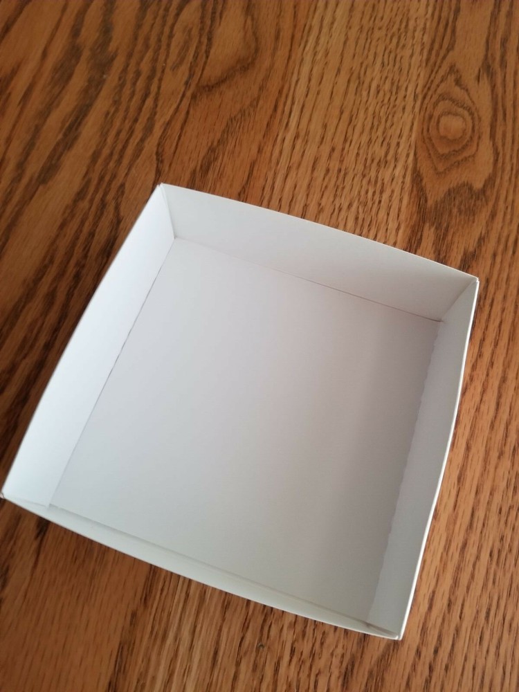FB-6 Fold up boxes 100 count White 5 1/8" X 5 1/8"