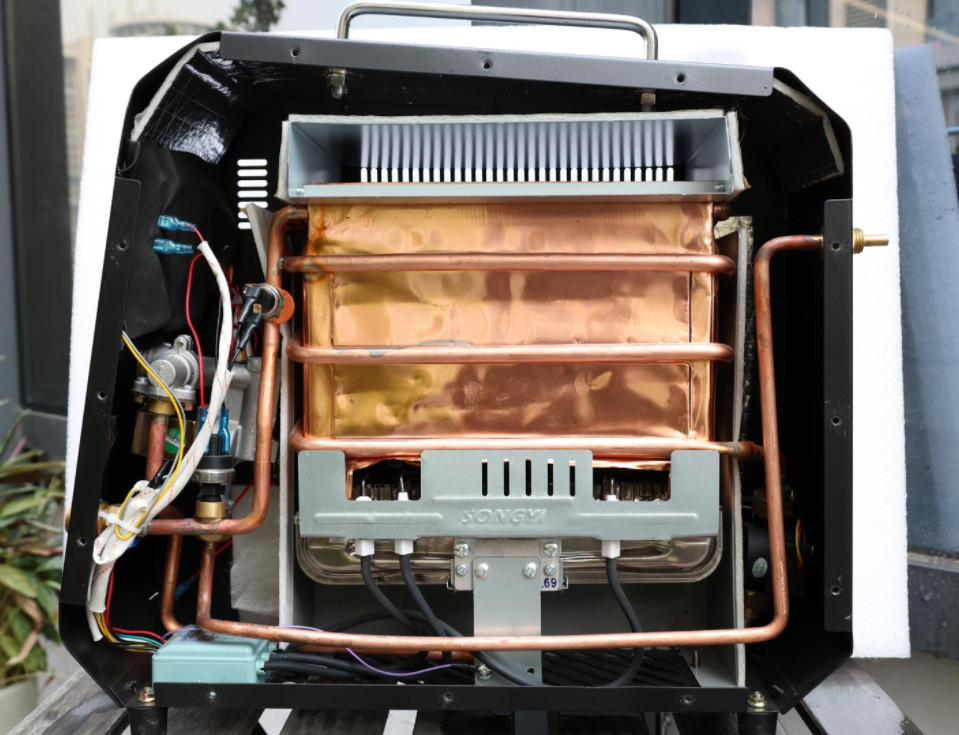 Portable Propane Water Heater 1.5 GPM with Pump & Shower Head –Instant Hot Water