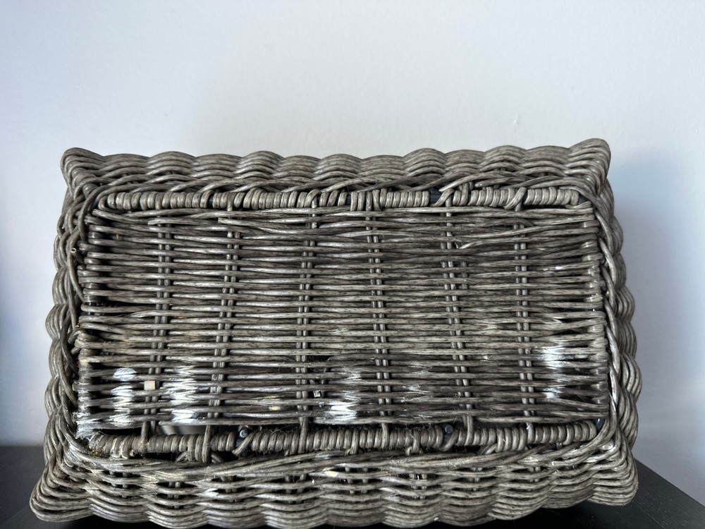 Broyhill Basket Silverware Napkin Display Gray Medium Sized Woven Handle