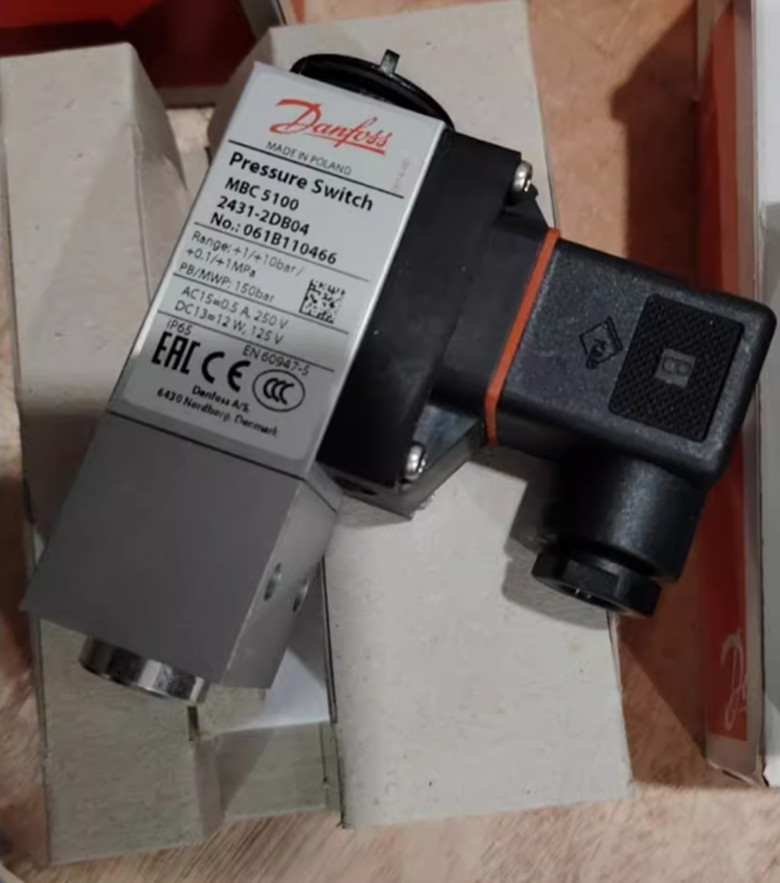 1pcs Danfoss MBC5100 061B110466 sensor