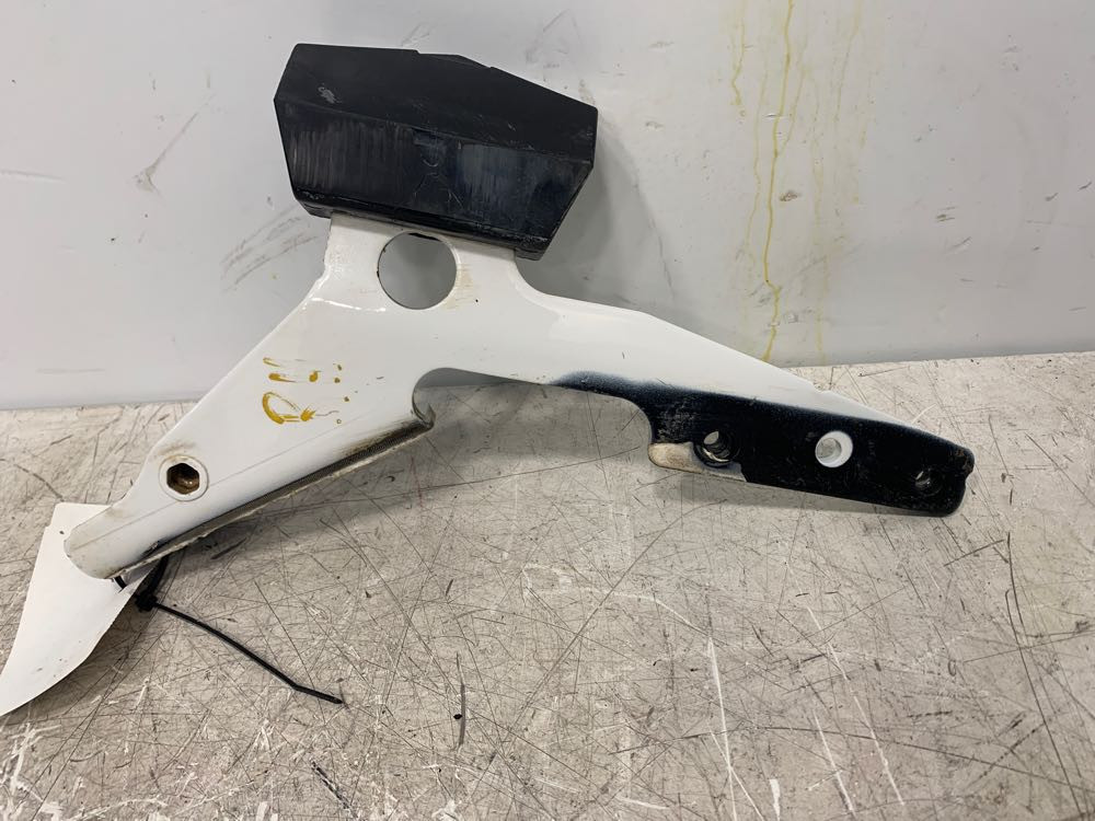Peterbilt 579 Hood Rest (638-10748)
