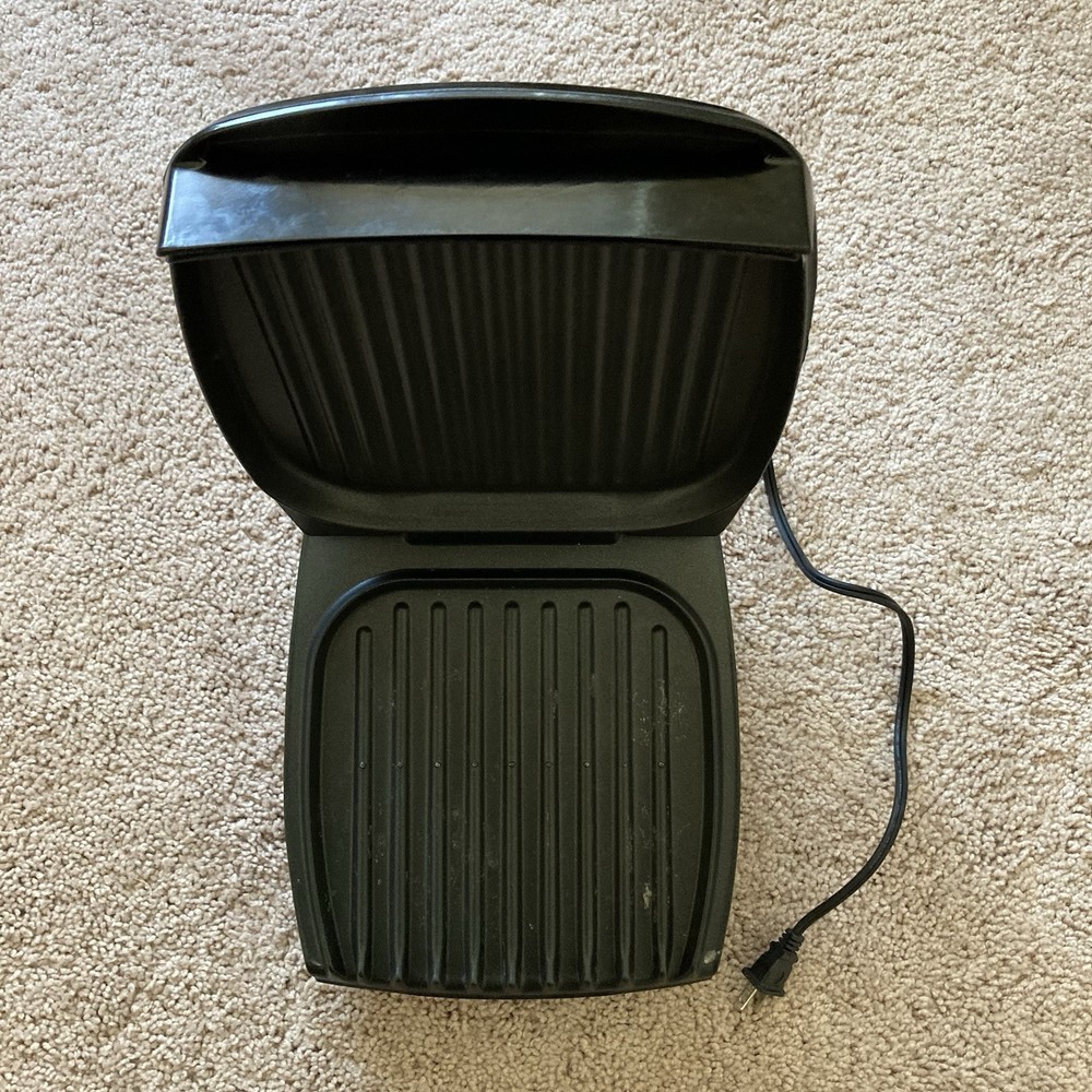 George Foreman Grill GR20B Lean Mean Fat-Reducing Grilling Machine. Tray Missing