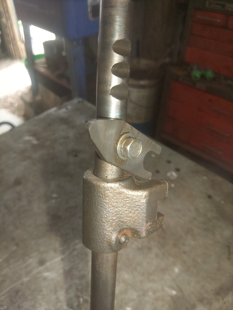 John Deere 5310 Fork gear Shift. (R120629)