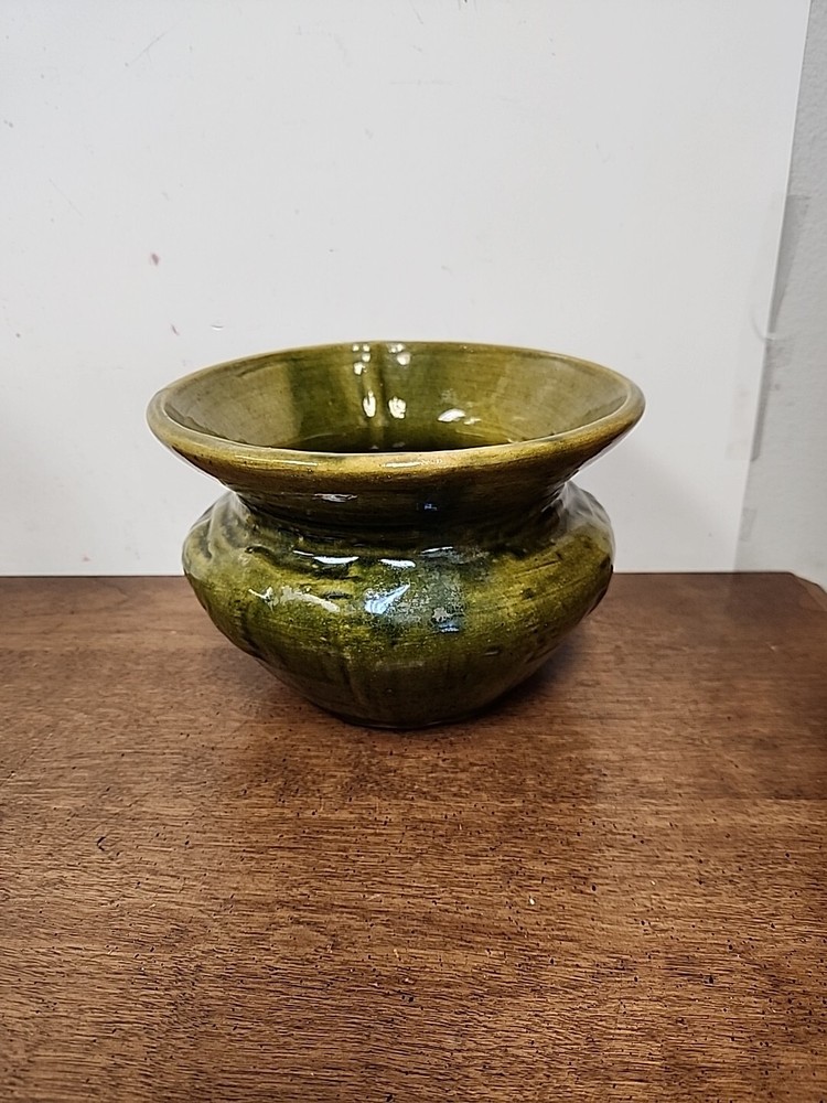 BEAUTIFUL MCCOY POTTERY GREEN GRAPE LEAF SPITTOON CUSPIDOR