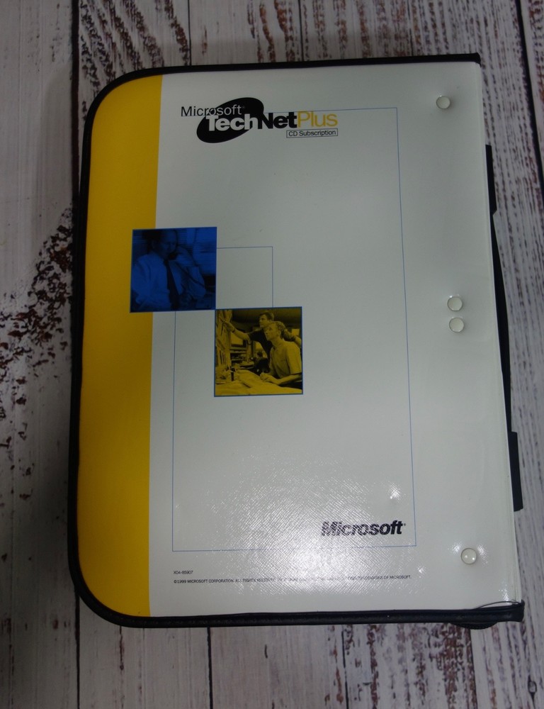 Vintage Microsoft TechNet Plus CD Subscription With Binder 45 CDs 1999-2000