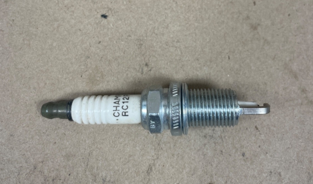 New Champion RC12PEPB Spark Plug