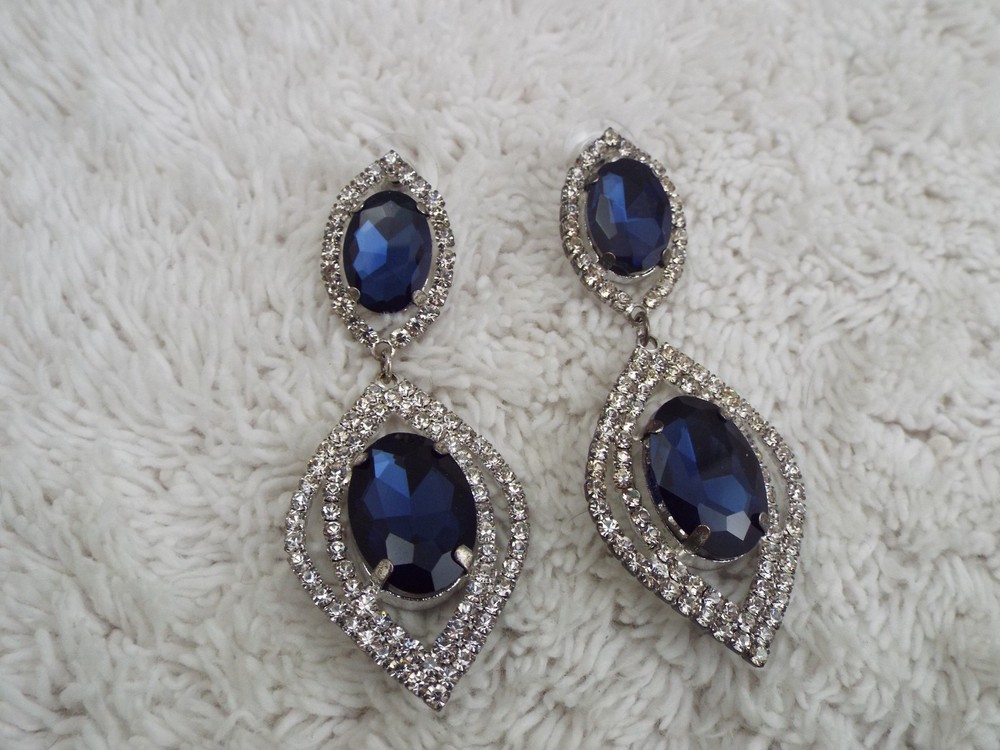 Silvertone Blue Rhinestone Pierced Earrings (A61)