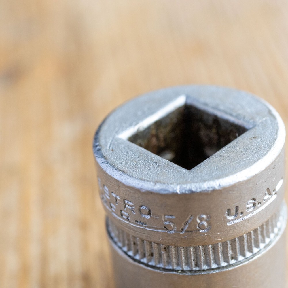 Indestro Super 2720 5/8 Socket. 3/8" Dr. USA